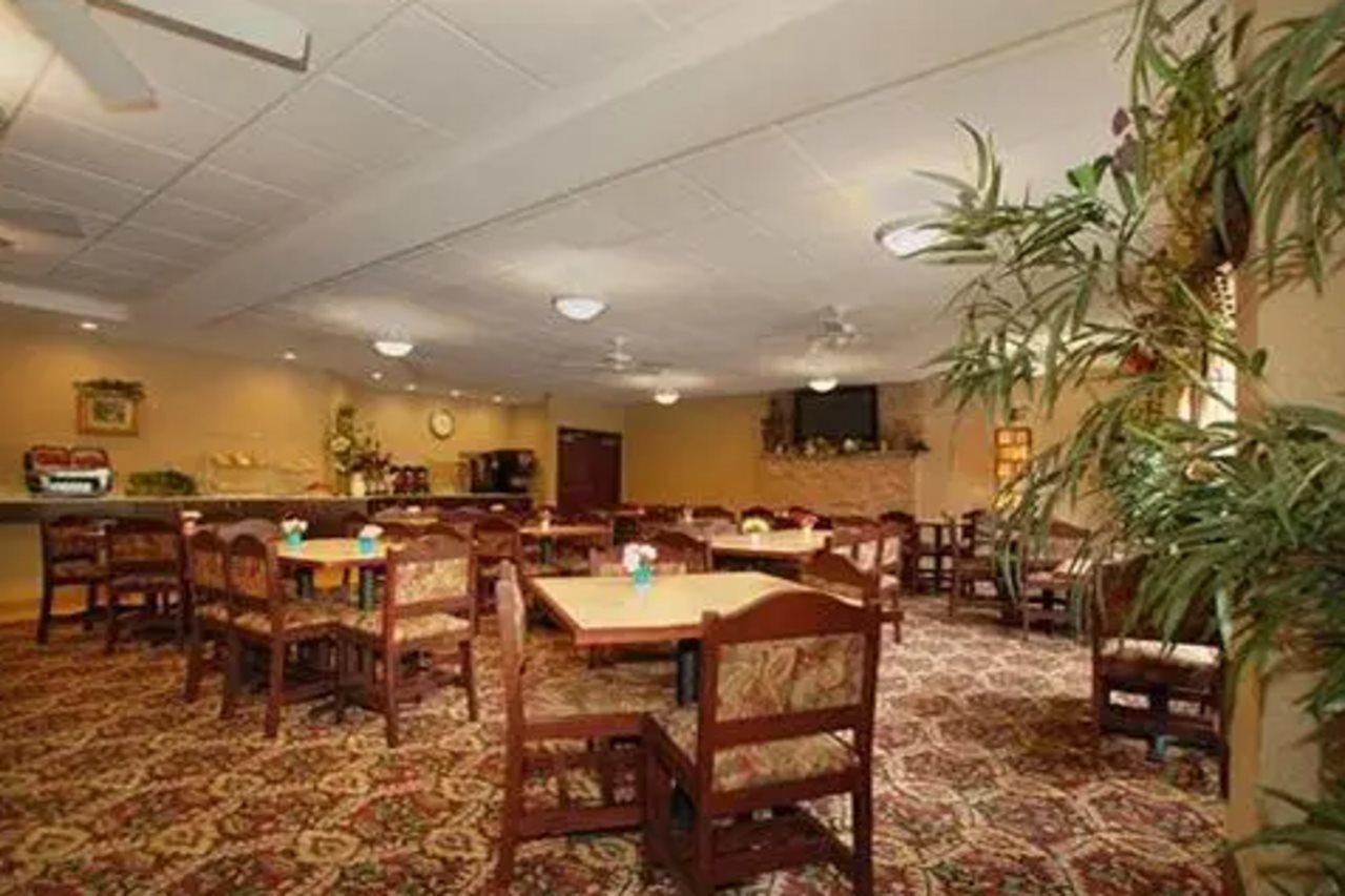 Comfort Suites Lake George - Queensbury Екстер'єр фото