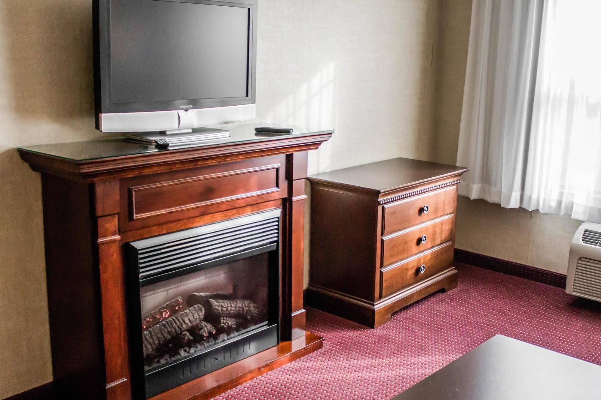 Comfort Suites Lake George - Queensbury Екстер'єр фото