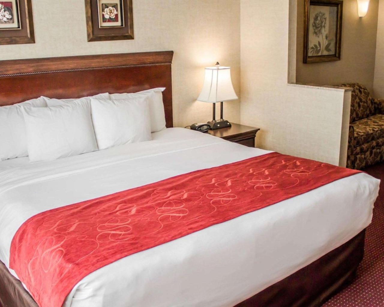 Comfort Suites Lake George - Queensbury Екстер'єр фото