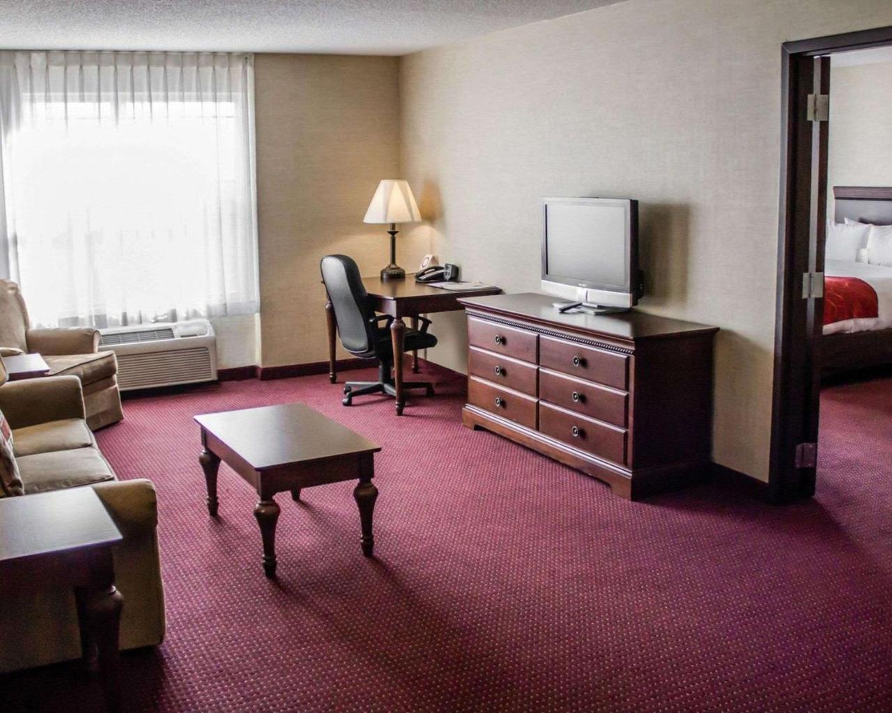 Comfort Suites Lake George - Queensbury Екстер'єр фото