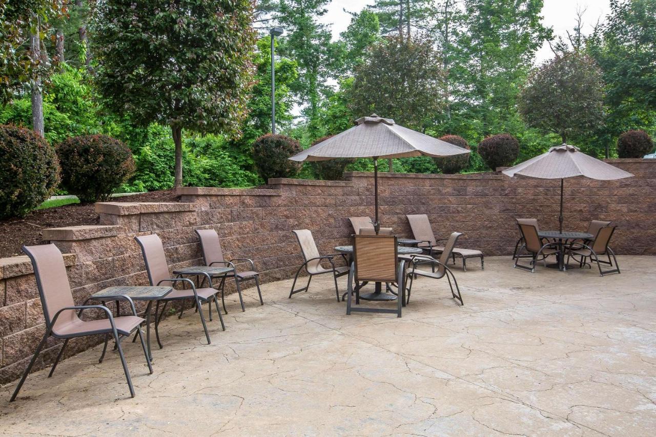 Comfort Suites Lake George - Queensbury Екстер'єр фото