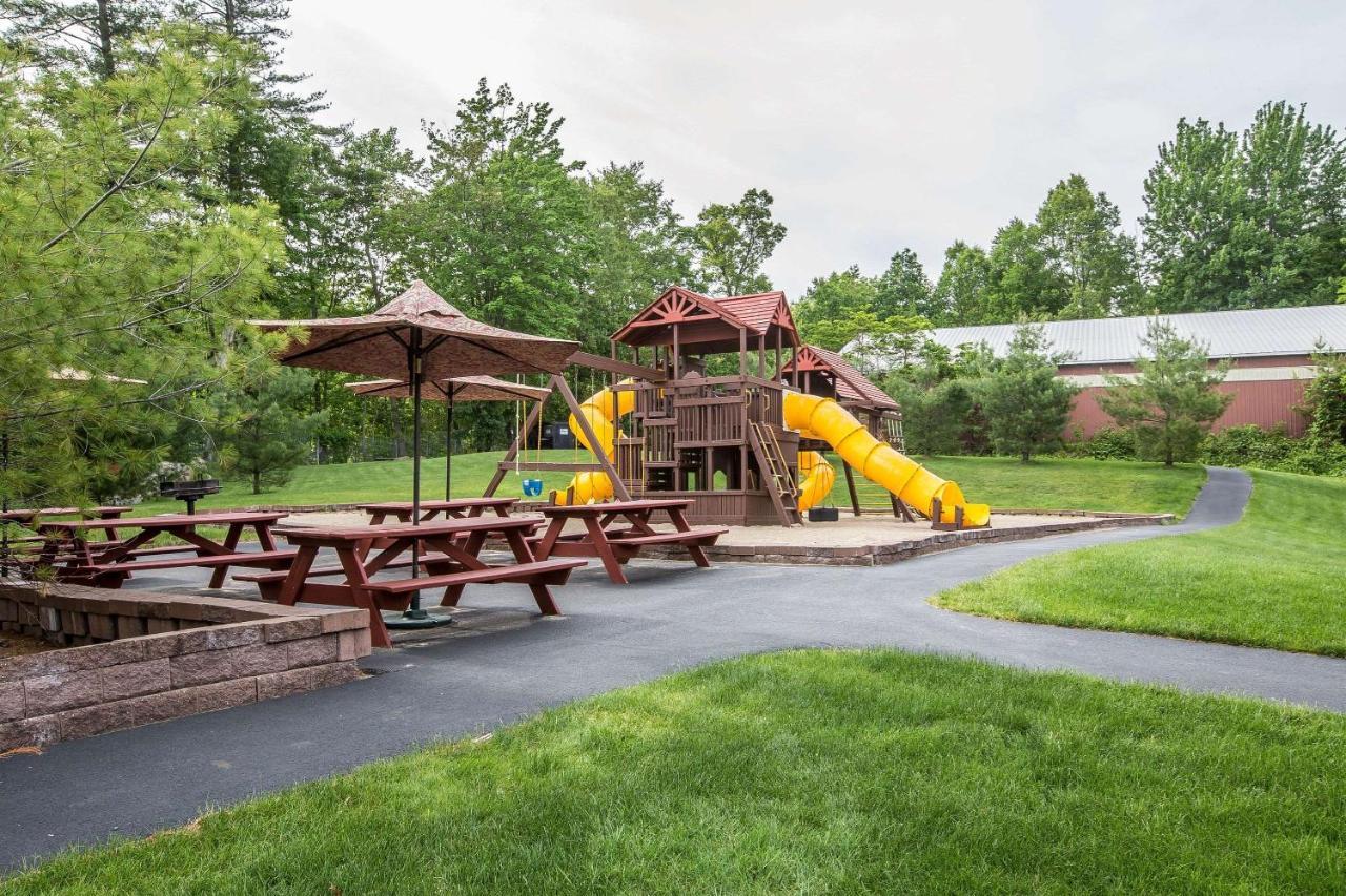 Comfort Suites Lake George - Queensbury Екстер'єр фото